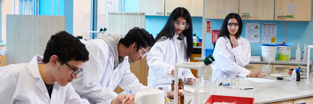 Students In Science Class At Abbey College Manchester