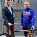 El Abbey College de Manchester lanza un programa de ciclismo