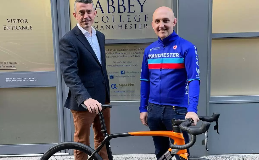 El Abbey College de Manchester lanza un programa de ciclismo